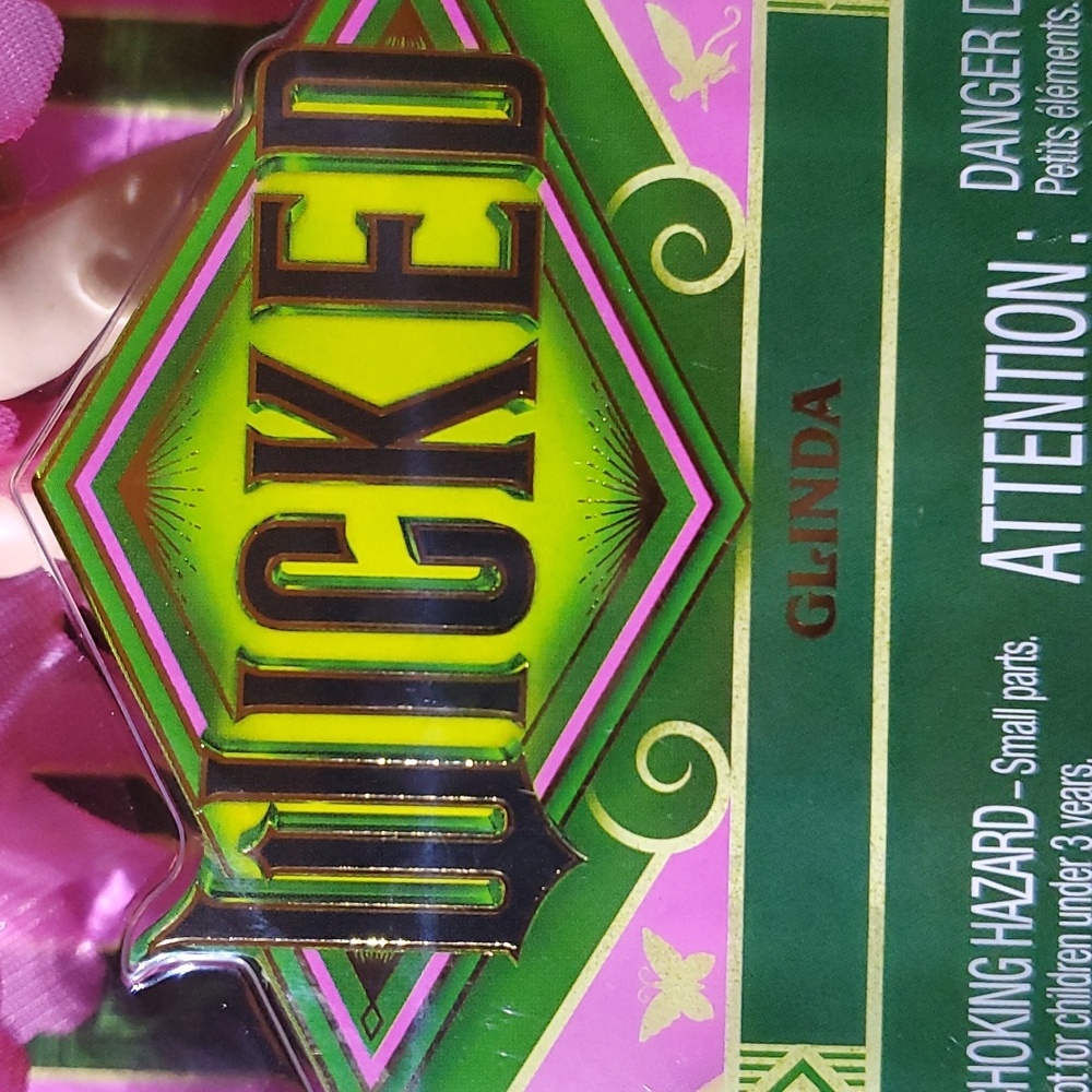 Glinda Doll‎ from Wicked - Picture 11 of 14